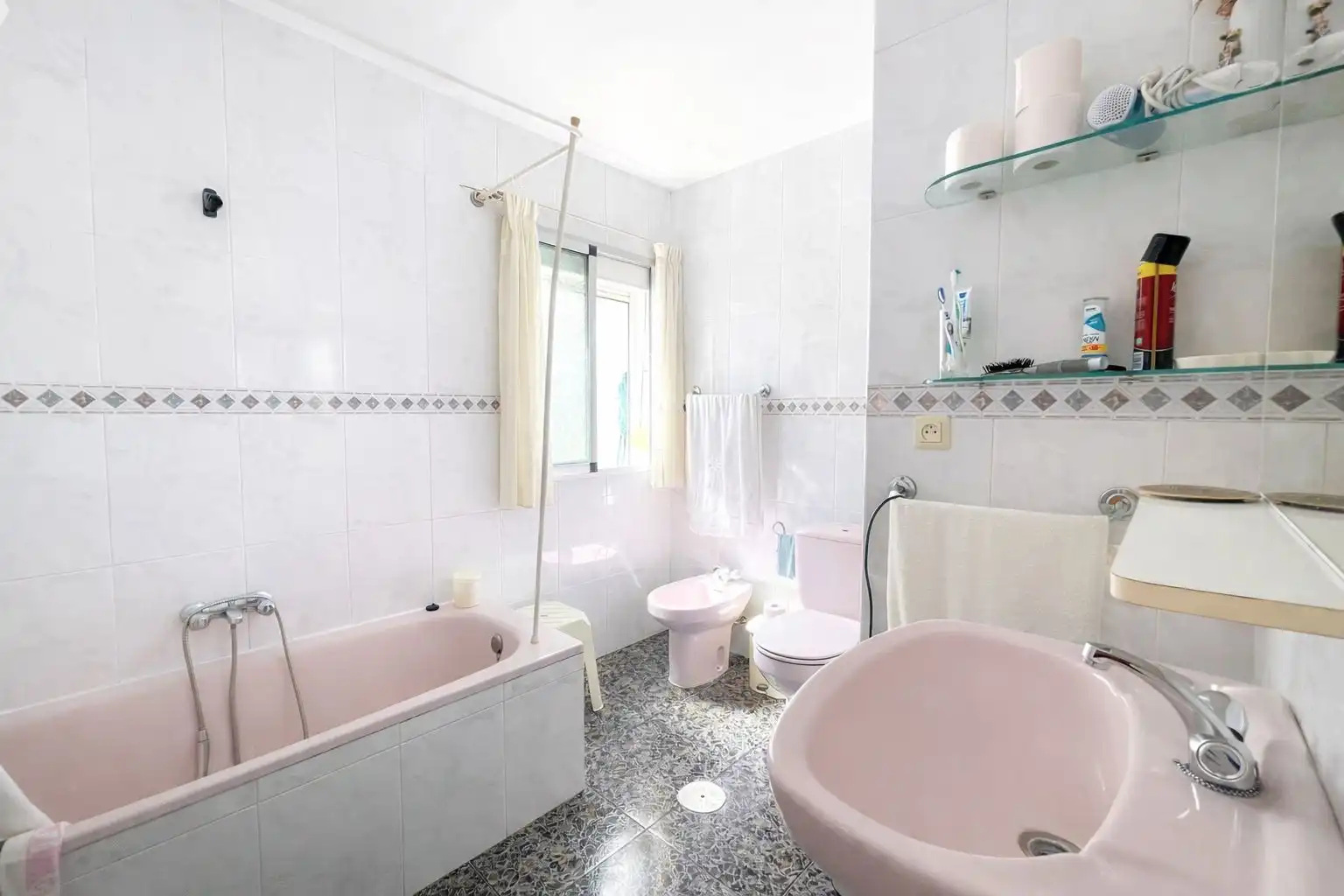 Bany de Casa o xalet en venda en Canillas de Aceituno amb Terrassa i Moblat