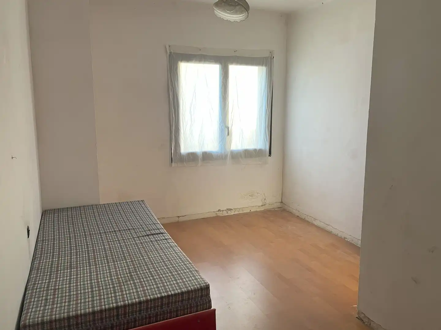 Habitación de Finca rústica en venta en Quart con Calefacción, Jardín privado y Parquet