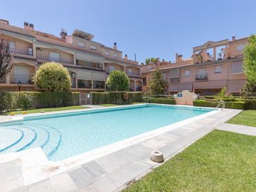 Casa amb balcó en venda a Calle Calle Iznájar