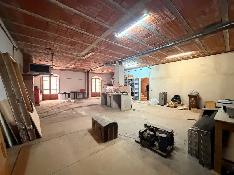 Edificio en venta en La Bisbal d'Empordà