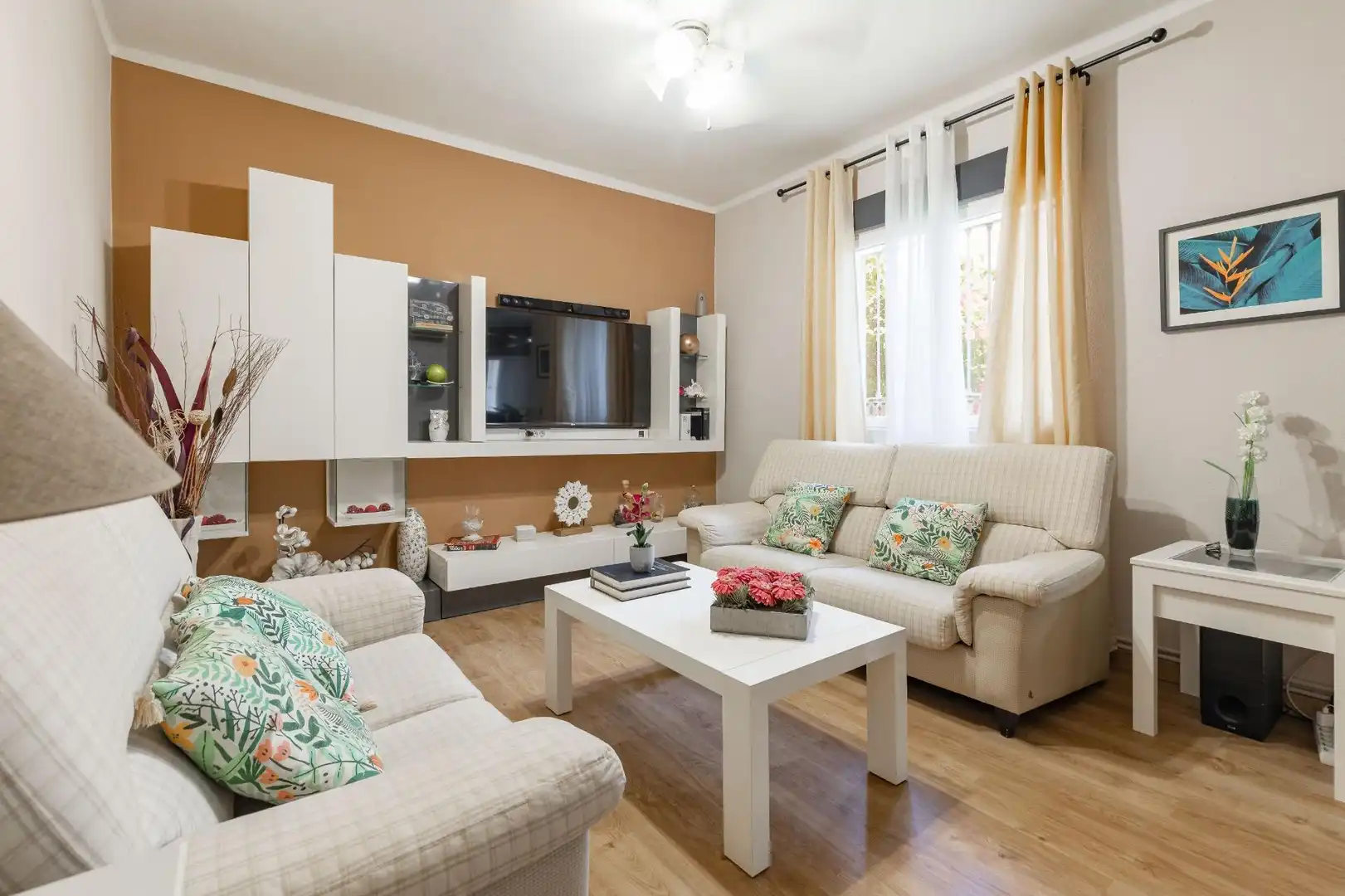 Sala de estar de Casa o chalet en venta en Montserrat con Aire acondicionado, Jardín privado y Terraza