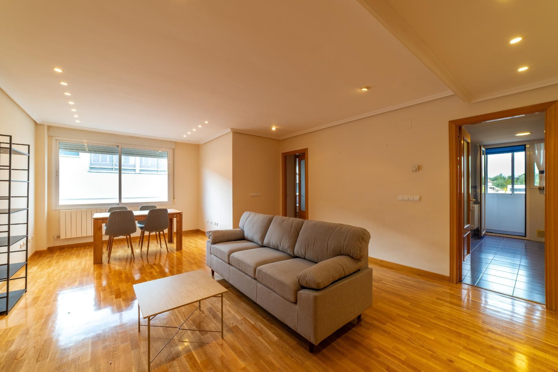 Living room of Flat to rent in Zamora Capital   with Heating, Parquet flooring and Storage room