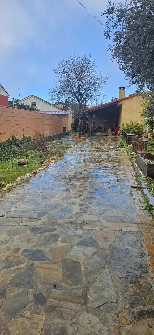 Vista exterior de Casa o xalet en venda en Villar del Olmo amb Jardí privat i Piscina