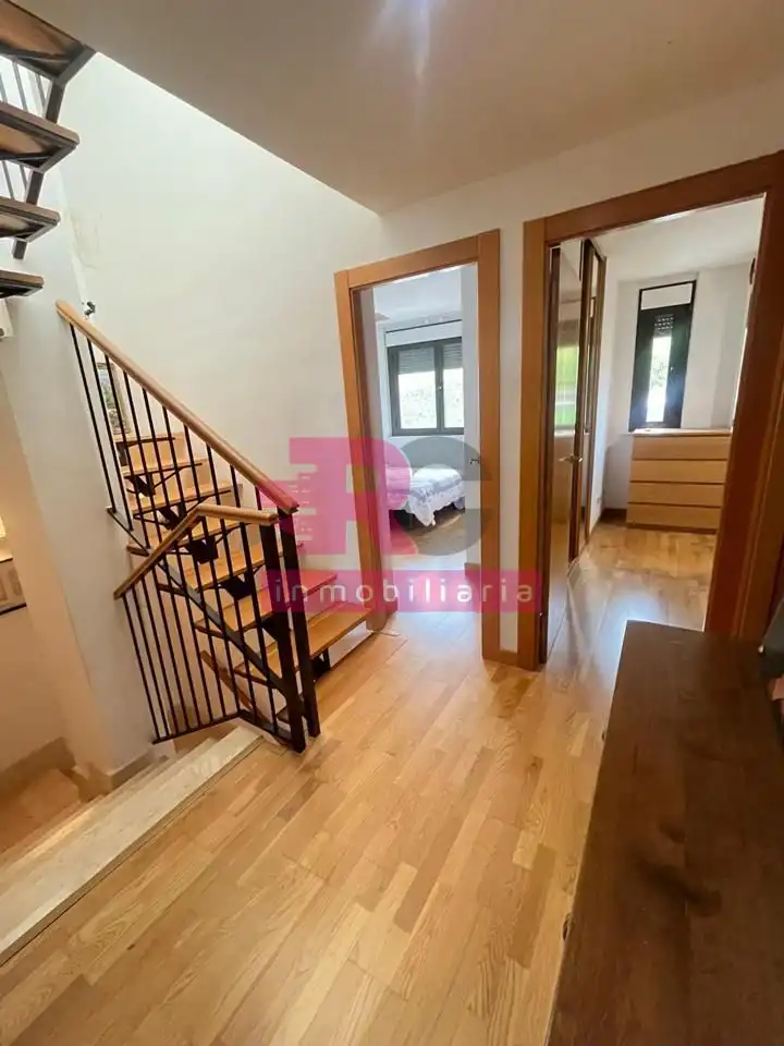 Einfamilien-Reihenhaus zum Verkauf in Cabrerizos mit Heizung, Privatgarten und Terrasse