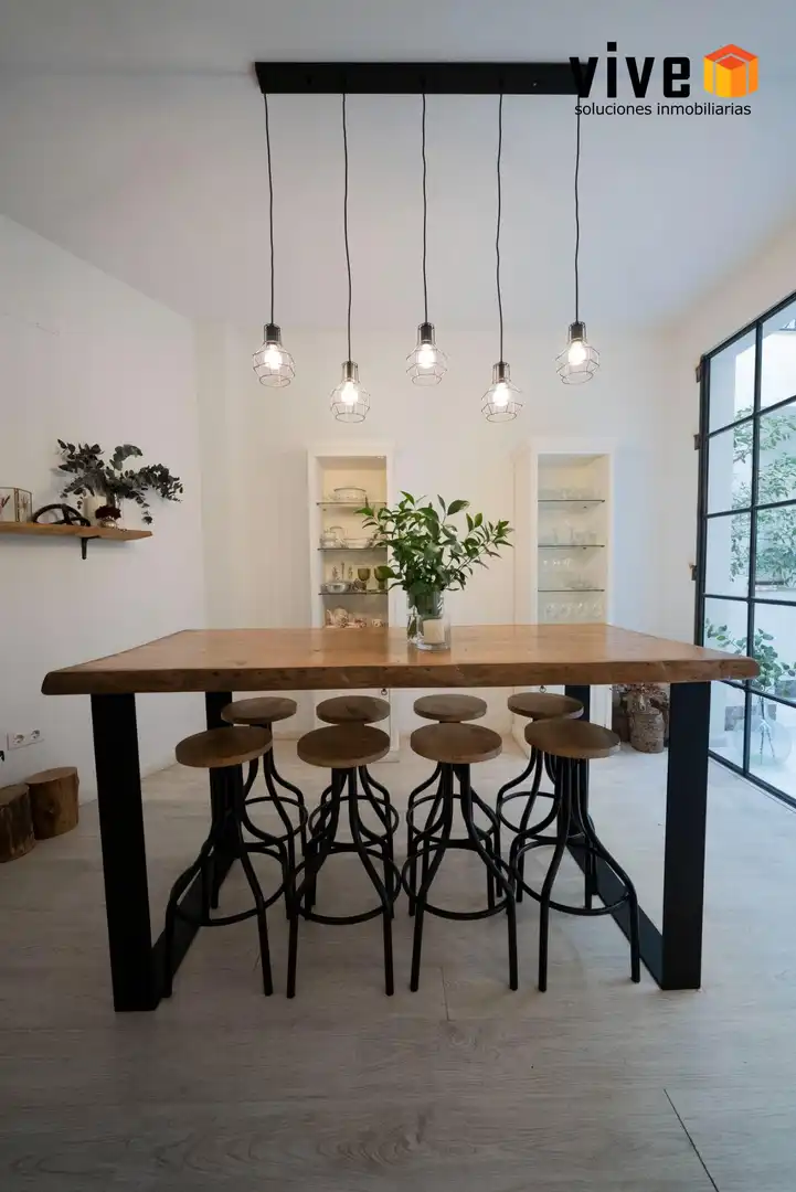 Comedor de Casa o chalet en venta en Sevilla con Aire acondicionado, Calefacción y Jardín privado