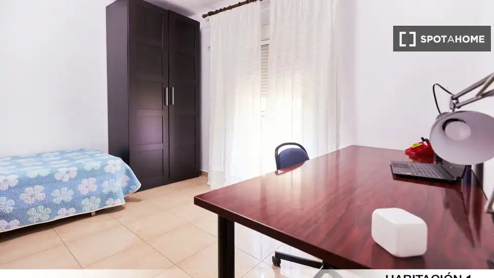 Room in Los Remedios