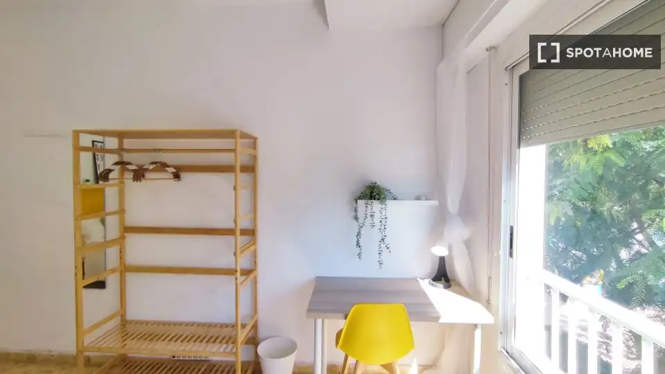 Habitación de Piso de alquiler en Cartagena con Aire acondicionado, Calefacción y Amueblado