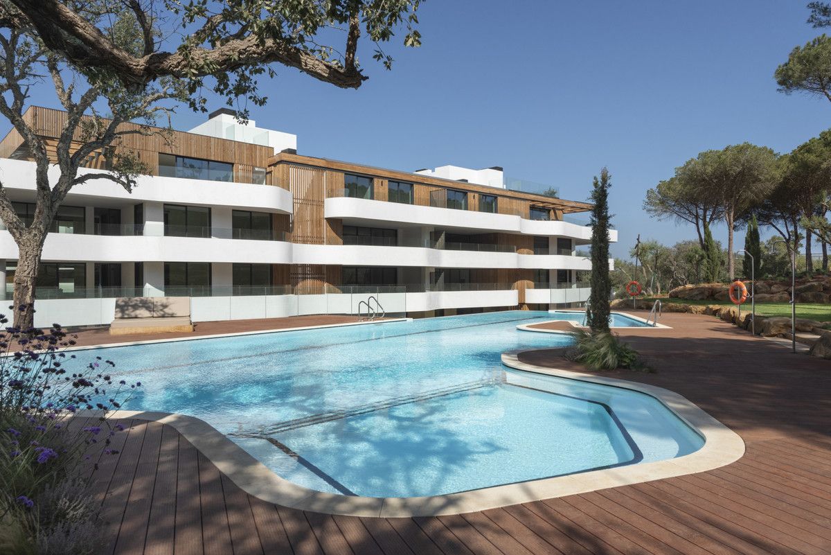 Piscina de Apartamento en venta en Sotogrande con Aire acondicionado, Jardín privado y Terraza