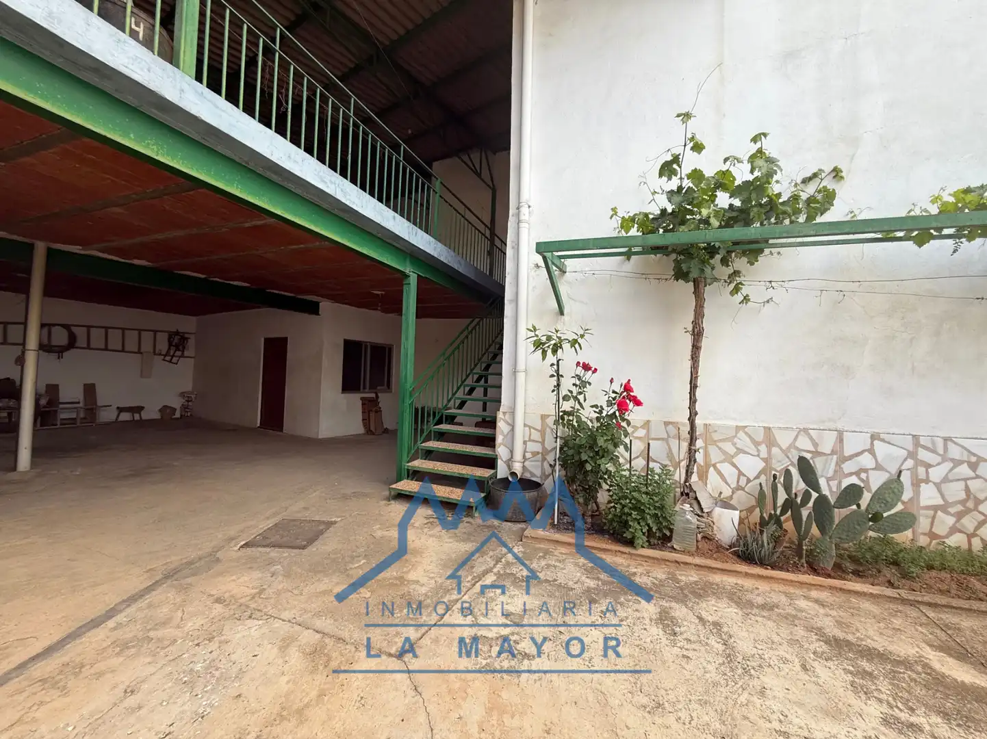Vista exterior de Casa o xalet en venda en Almagro amb Jardí privat, Terrassa i Traster
