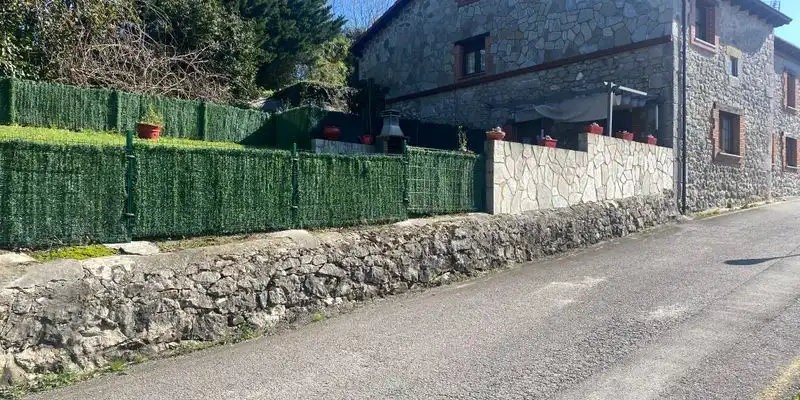 Vista exterior de Casa o xalet en venda en Entrambasaguas amb Jardí privat, Terrassa i Traster