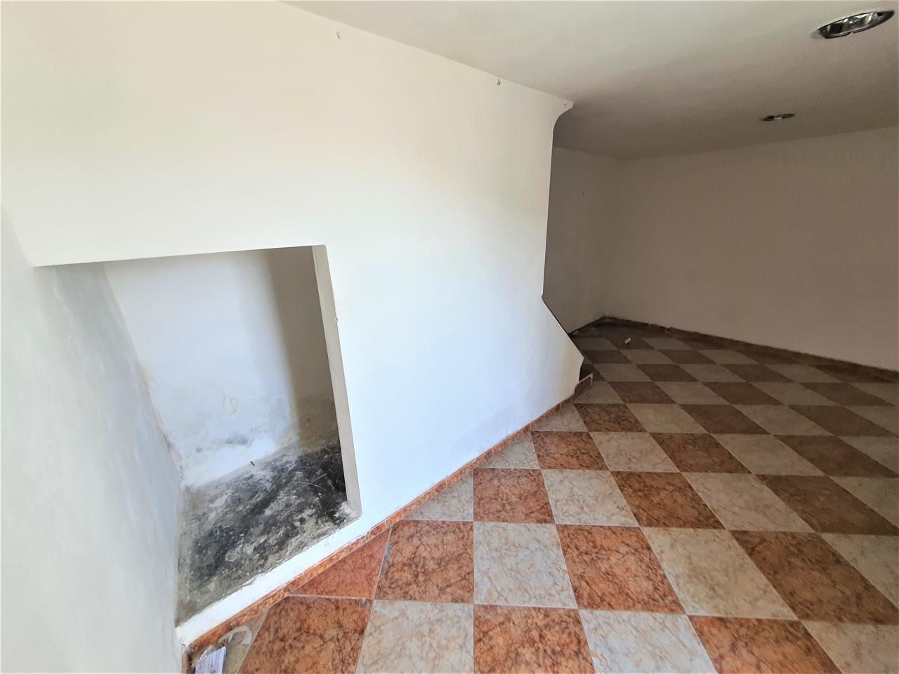 House or chalet for sale in Iznalloz
