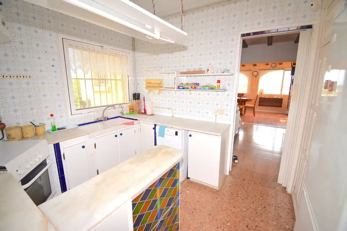 Küche von Haus oder Chalet zum Verkauf in Dénia mit Klimaanlage, Heizung und Privatgarten