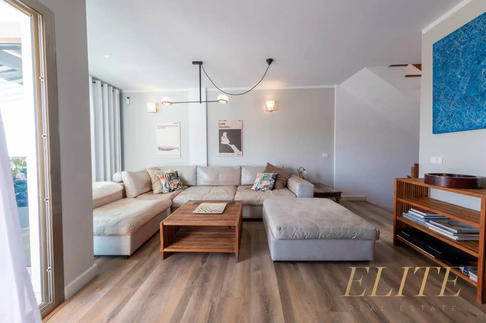 Wohnzimmer von Einfamilien-Reihenhaus zum Verkauf in Mogán mit Klimaanlage, Heizung und Terrasse