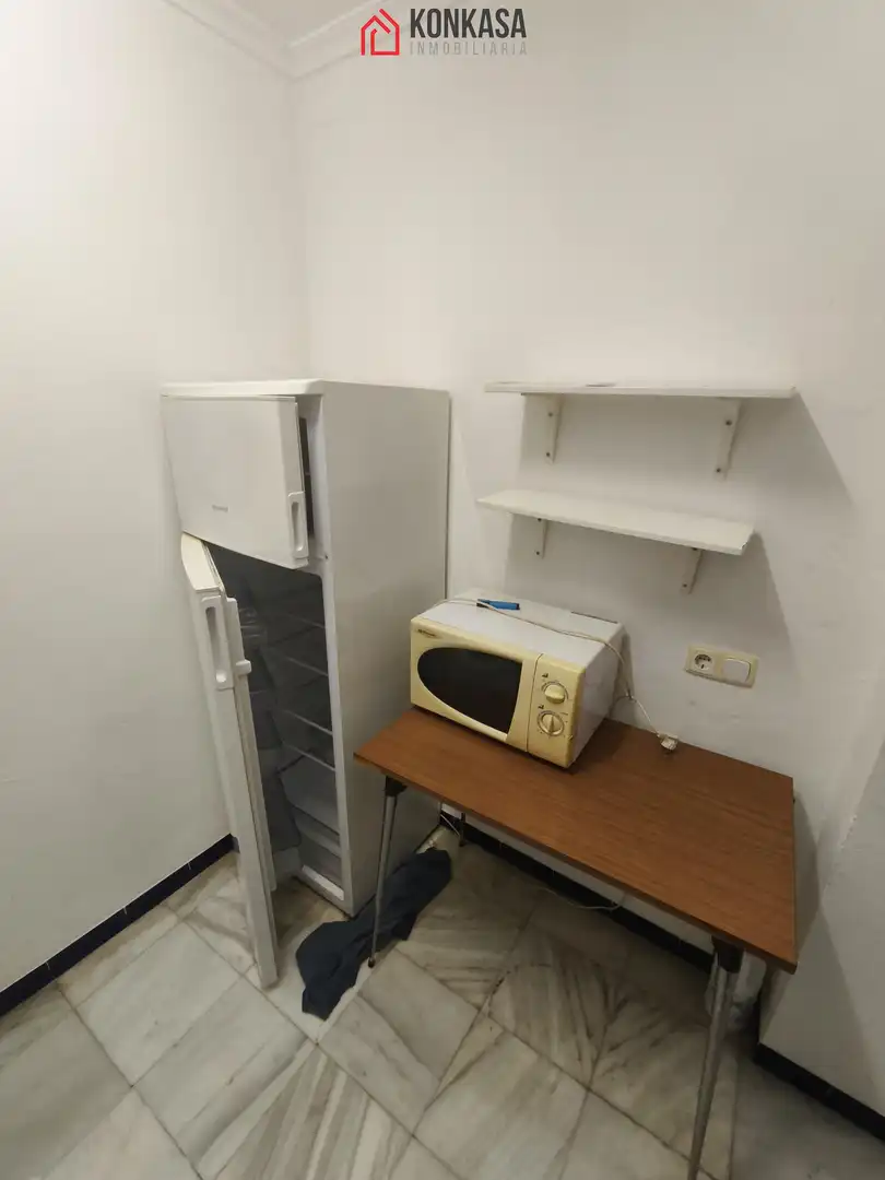 Cuina de Pis de lloguer en Arcos de la Frontera amb Aire condicionat, Moblat i Balcó