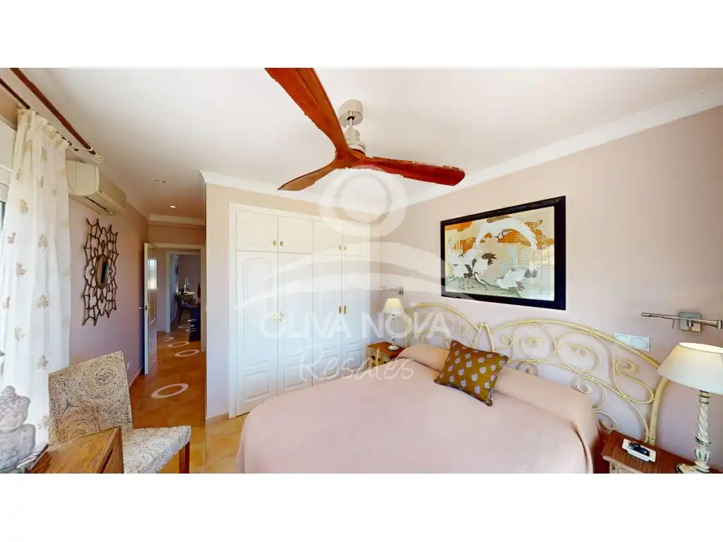 Habitación de Casa o chalet en venta en Oliva con Terraza y Piscina