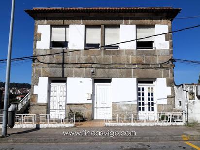 Vista exterior de Casa o xalet en venda en Vigo  amb Jardí privat