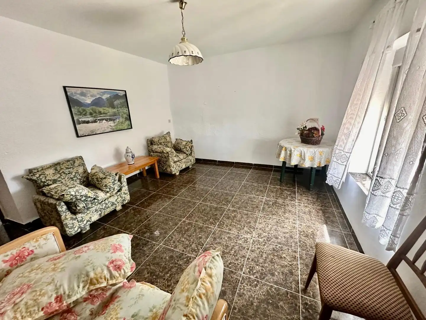 Sala d'estar de Casa o xalet en venda en Albacete amb Traster, Moblat i Forn