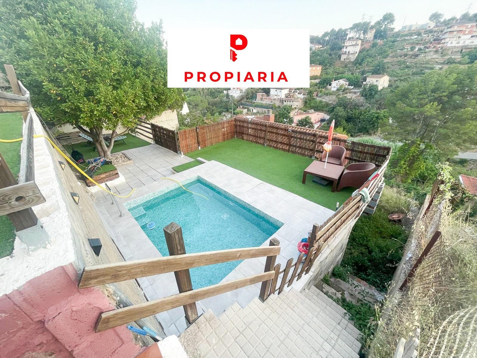 Swimming pool of House or chalet for sale in Cervelló  with Heating, Private garden and Parquet flooring