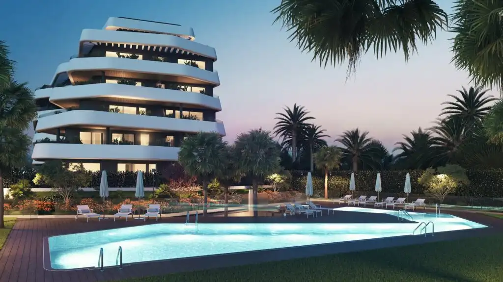 Schwimmbecken von Erdgeschoss zum Verkauf in Torremolinos mit Klimaanlage, Privatgarten und Terrasse