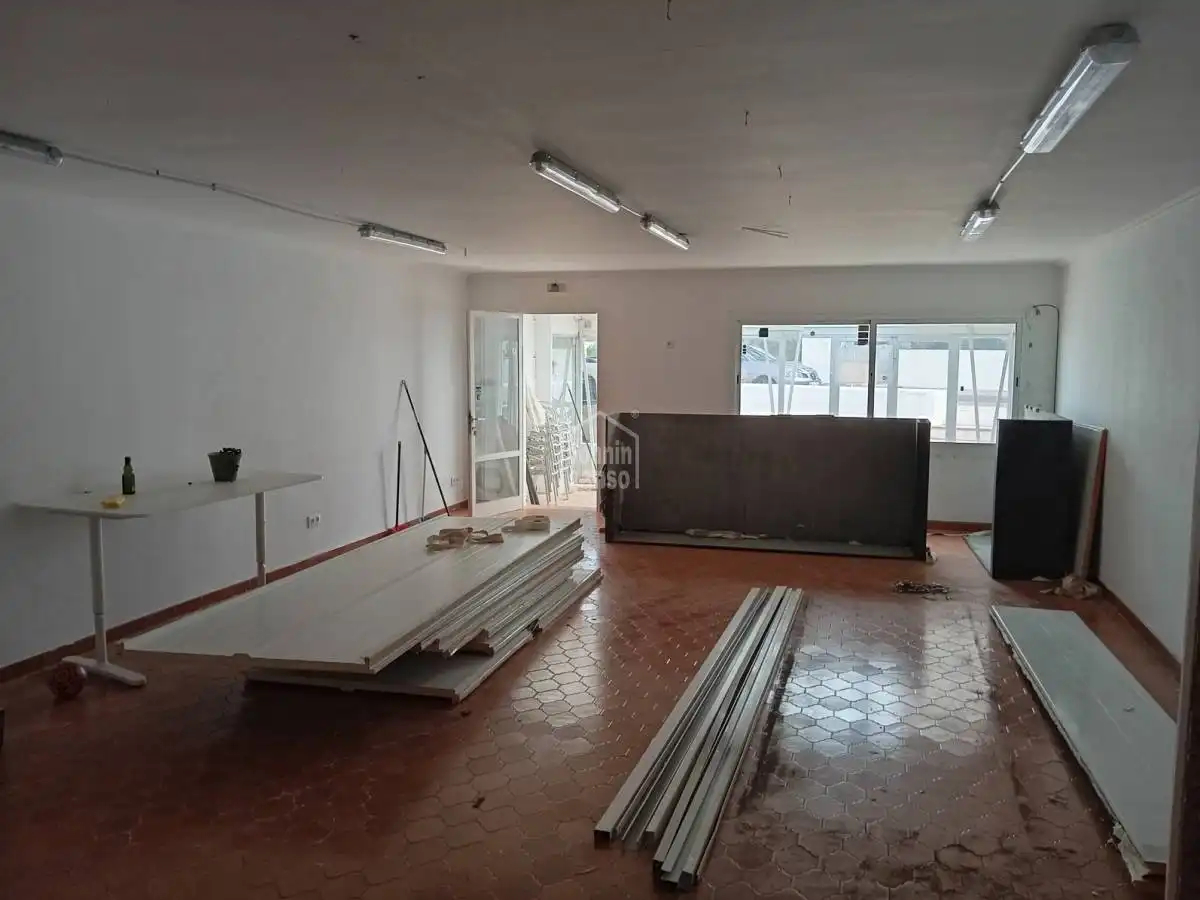 Geschaftsraum zum Verkauf in Alaior mit Terrasse