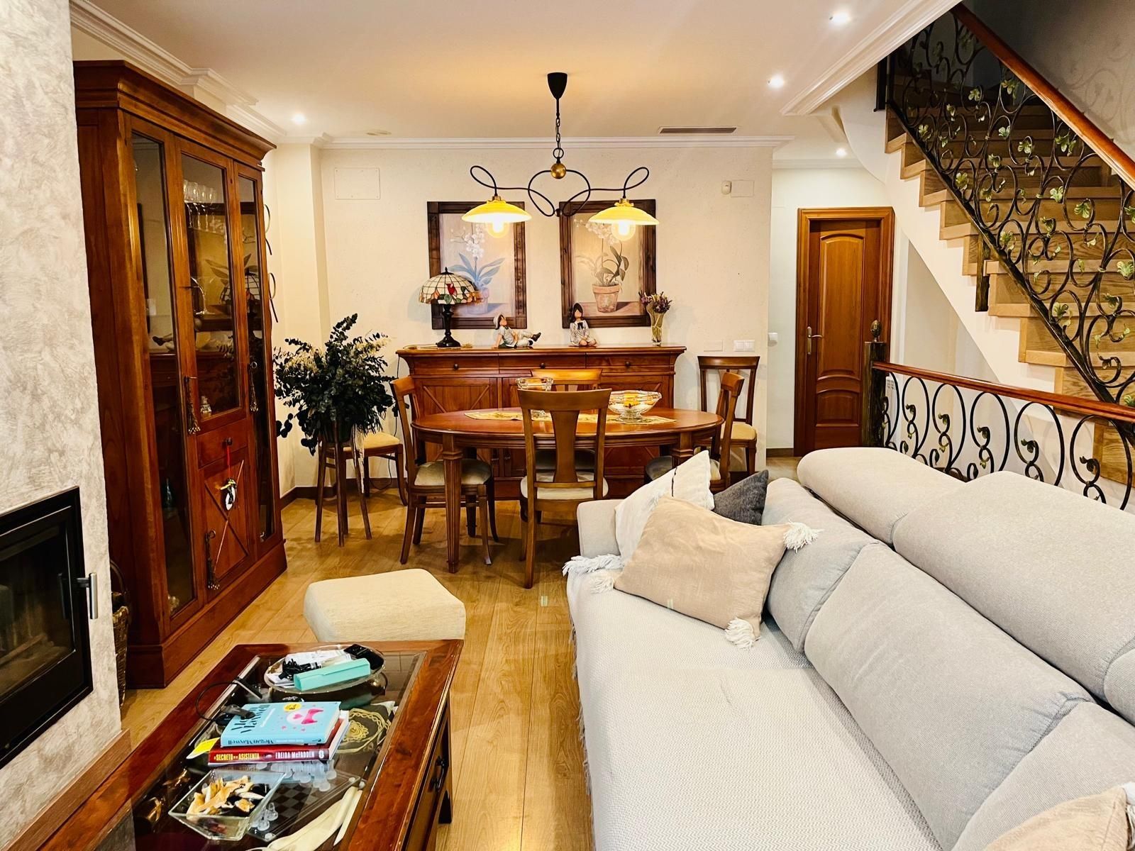Sala de estar de Dúplex en venta en Elche / Elx con Aire acondicionado, Calefacción y Jardín privado