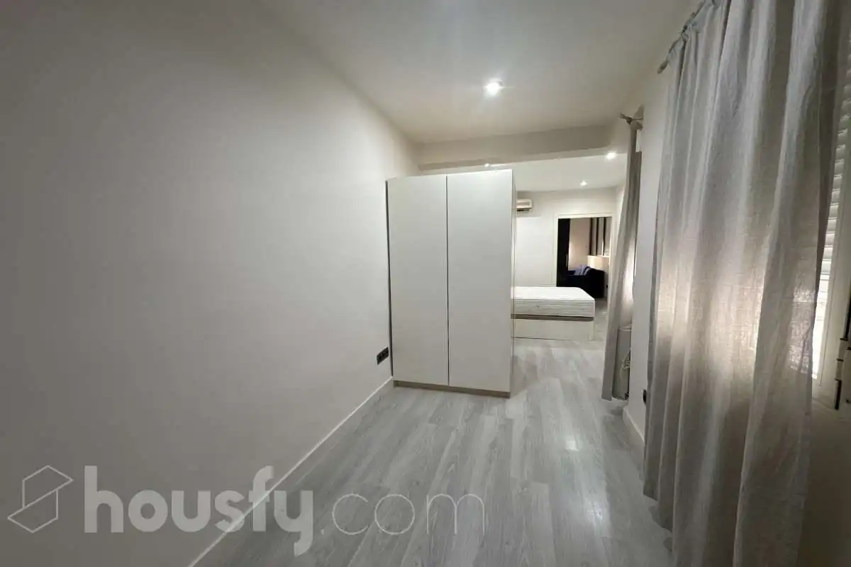 Bedroom of Flat for rent in Madrid  with Air Conditioner, Heating and Parquet flooring