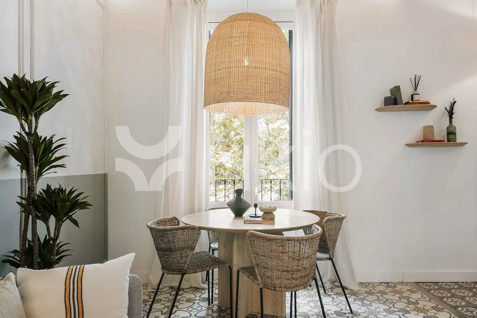 Comedor de Apartamento de alquiler en Barcelona con Aire acondicionado, Calefacción y Terraza