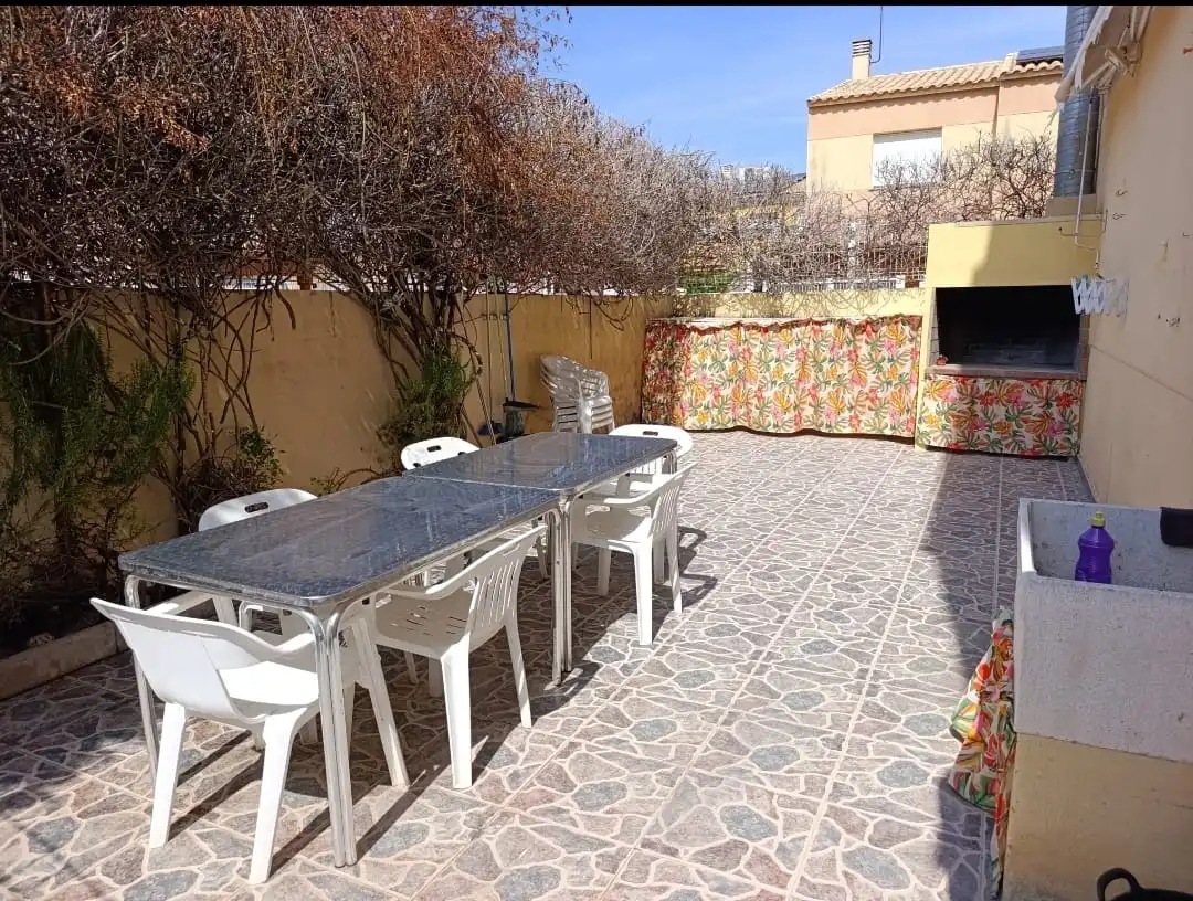 Terrassa de Casa adosada en venda en Almazora / Almassora amb Aire condicionat, Calefacció i Jardí privat