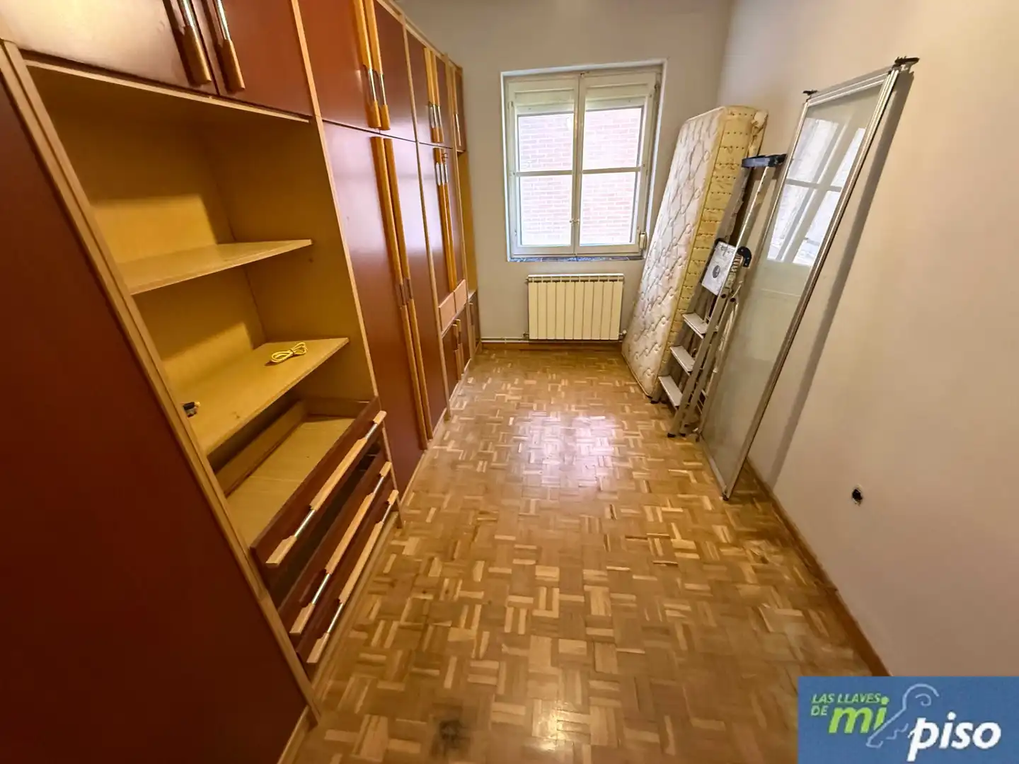 Dormitori de Pis en venda en Valladolid amb Calefacció, Parquet i Terrassa