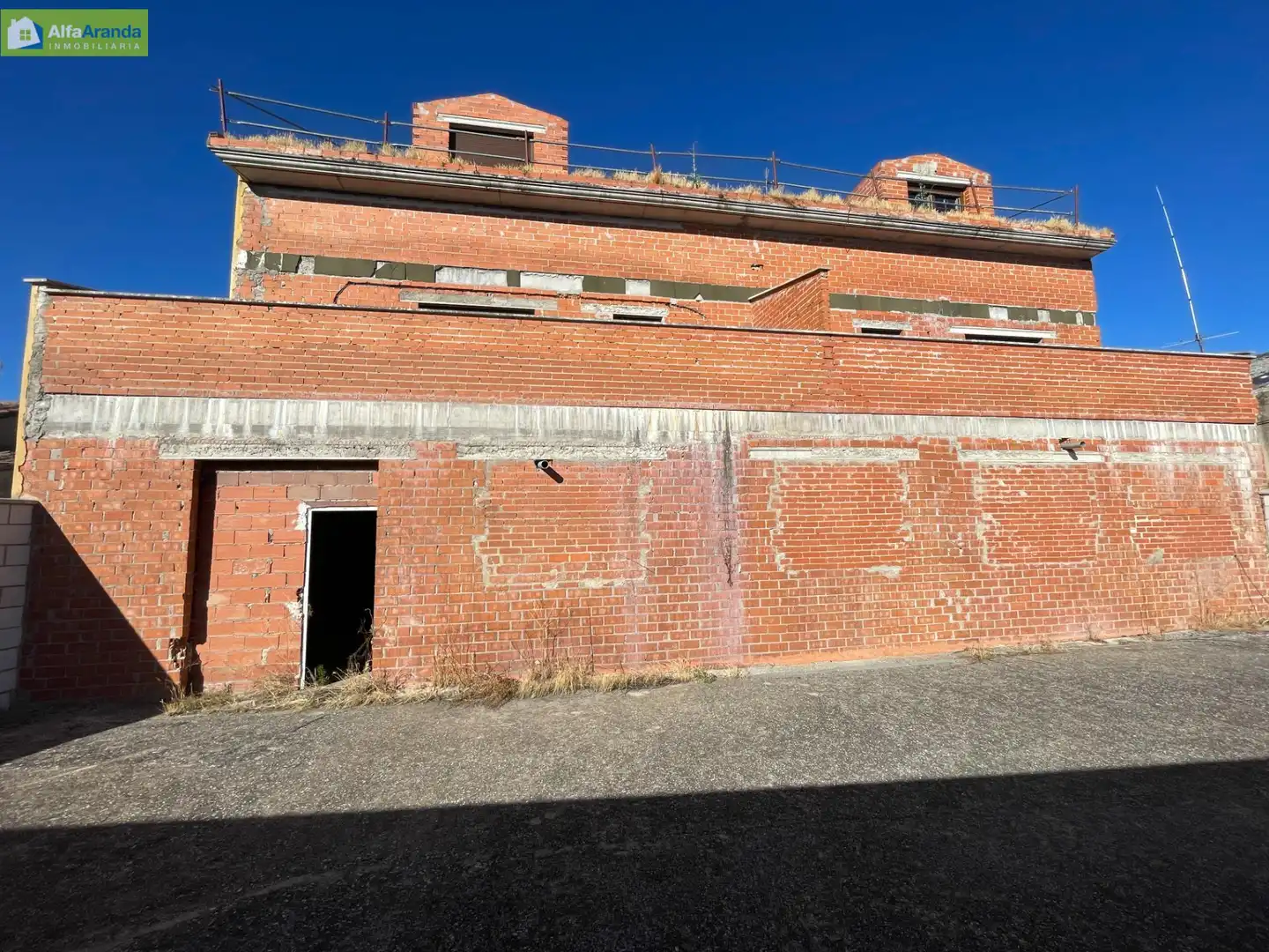 Vista exterior de Edificio en venta en Fuentespina