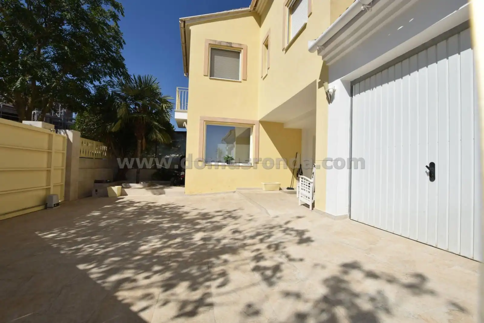 Vista exterior de Casa o xalet en venda en Ronda amb Calefacció i Piscina