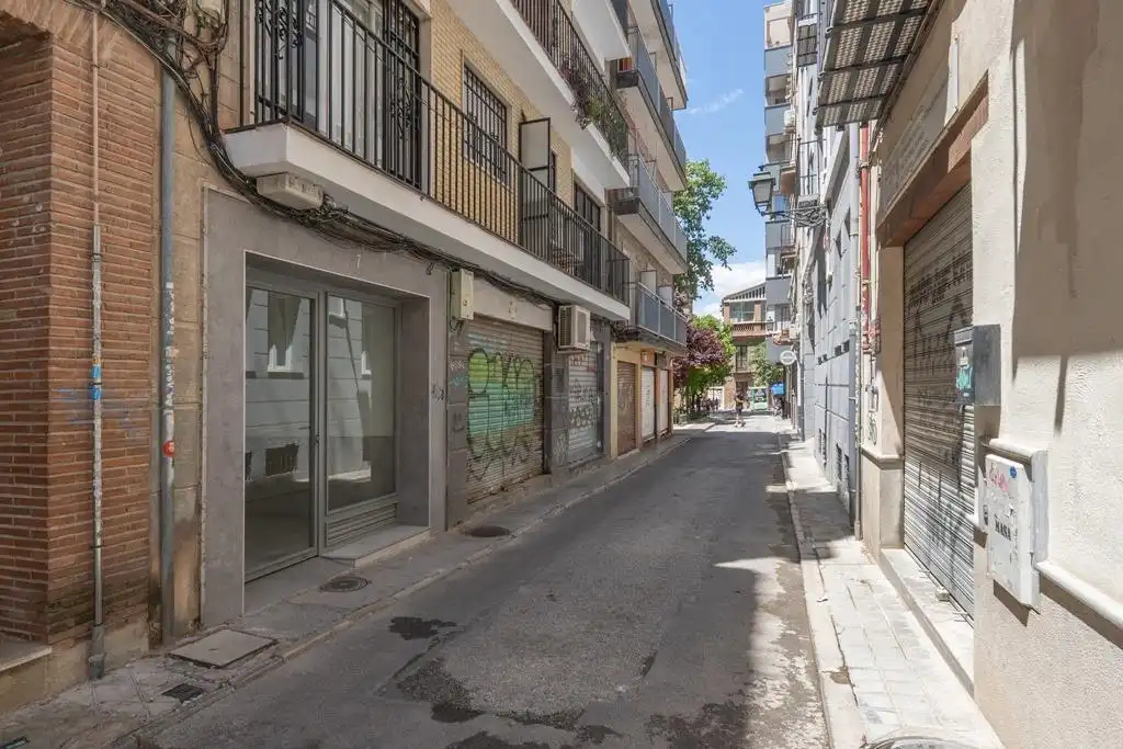 Vista exterior de Piso en venta en Granada con Aire acondicionado, Calefacción y Terraza