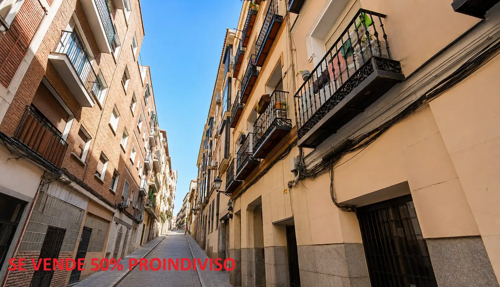Vista exterior de Piso en venta en Madrid con Calefacción