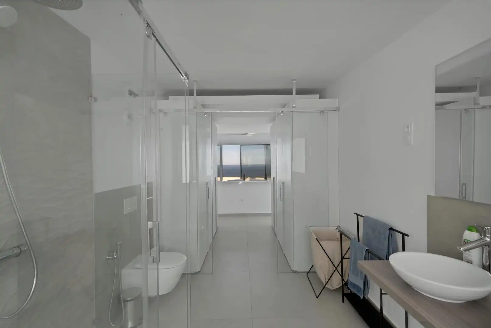 Baño de Ático en venta en Benalmádena con Jardín privado, Alarma y Piscina comunitaria