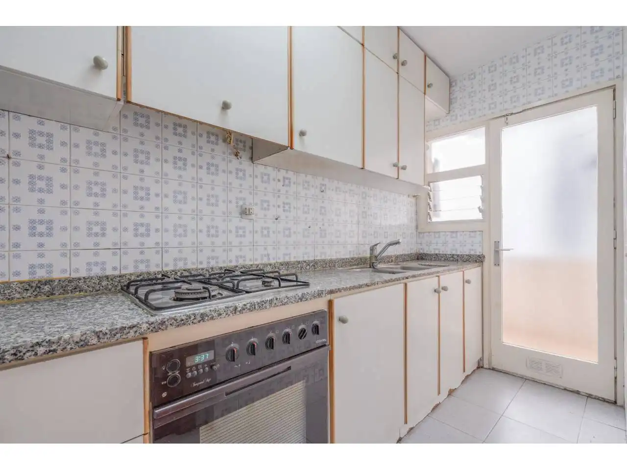 Kitchen of Flat for sale in Terrassa  with Air Conditioner