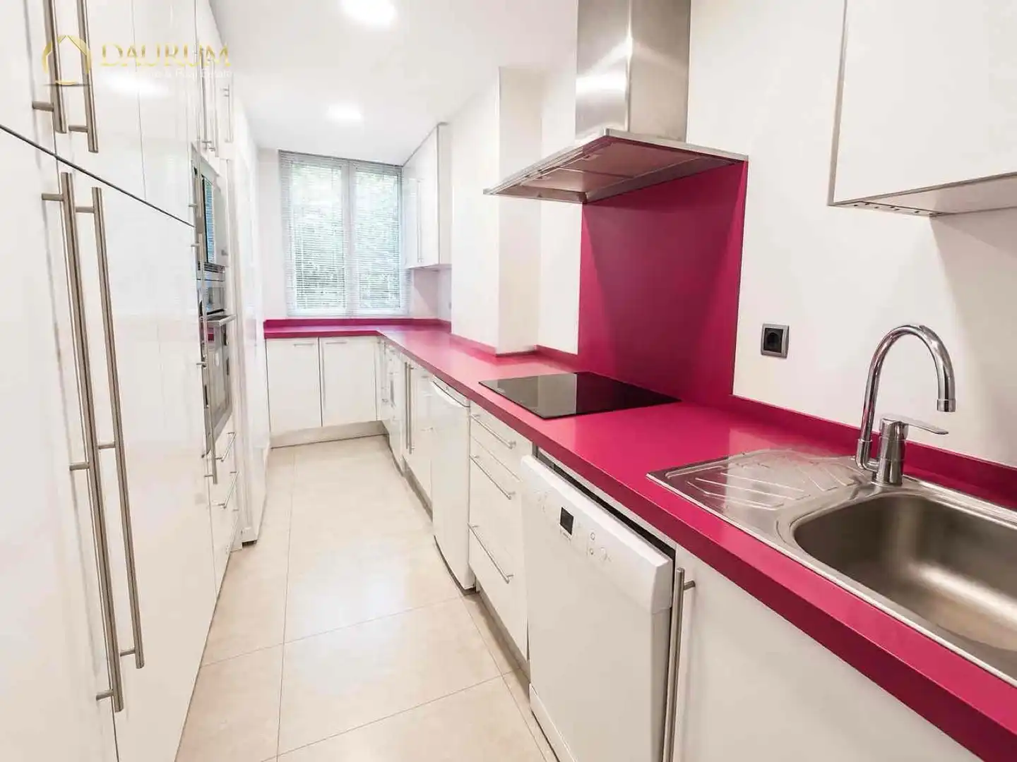 Cocina de Piso en venta en Sevilla con Aire acondicionado, Trastero y Piscina