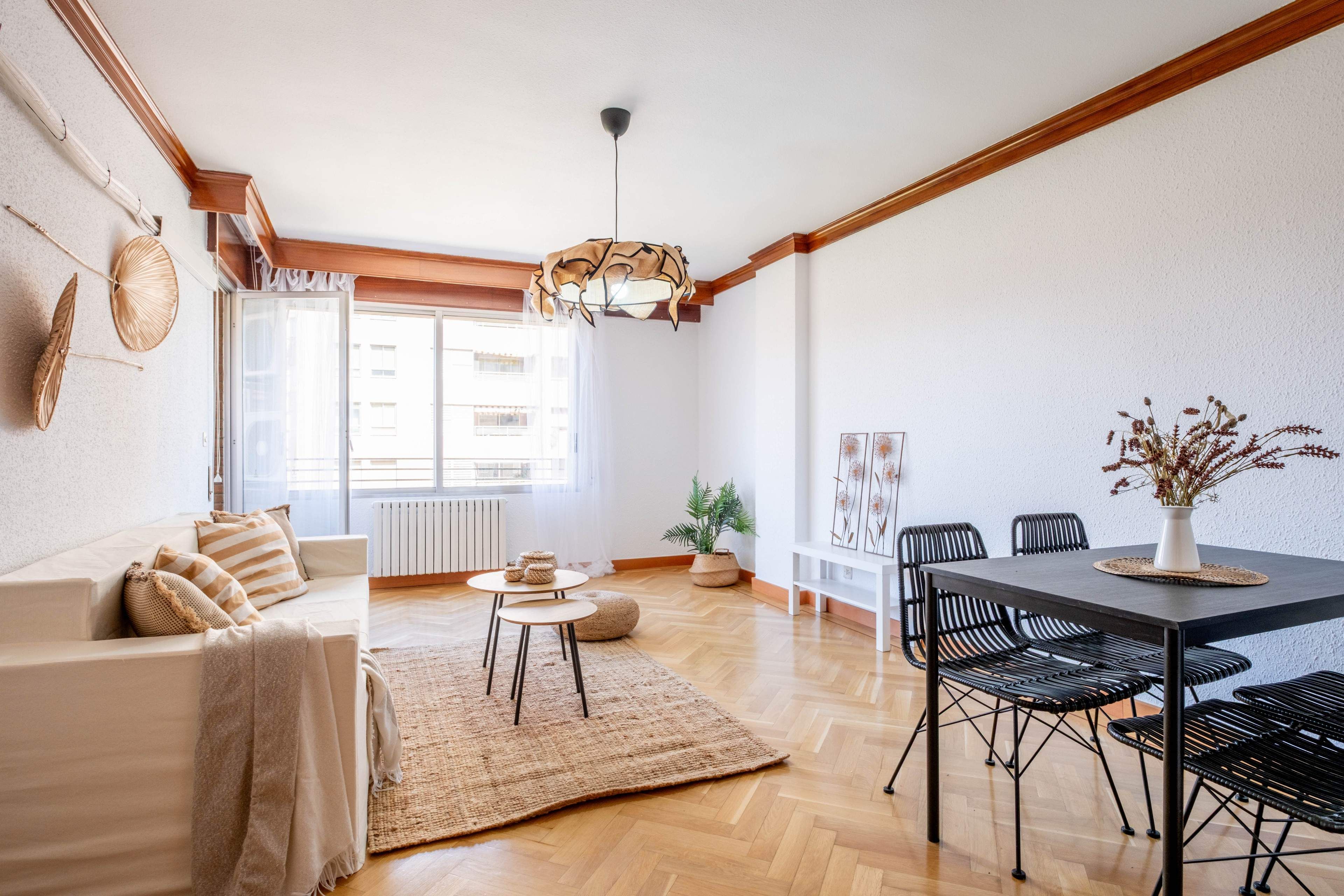 Sala d'estar de Pis en venda en  Zaragoza Capital amb Aire condicionat, Calefacció i Jardí privat