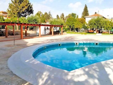 Detached house with pool for sale in Parque del Cubillas