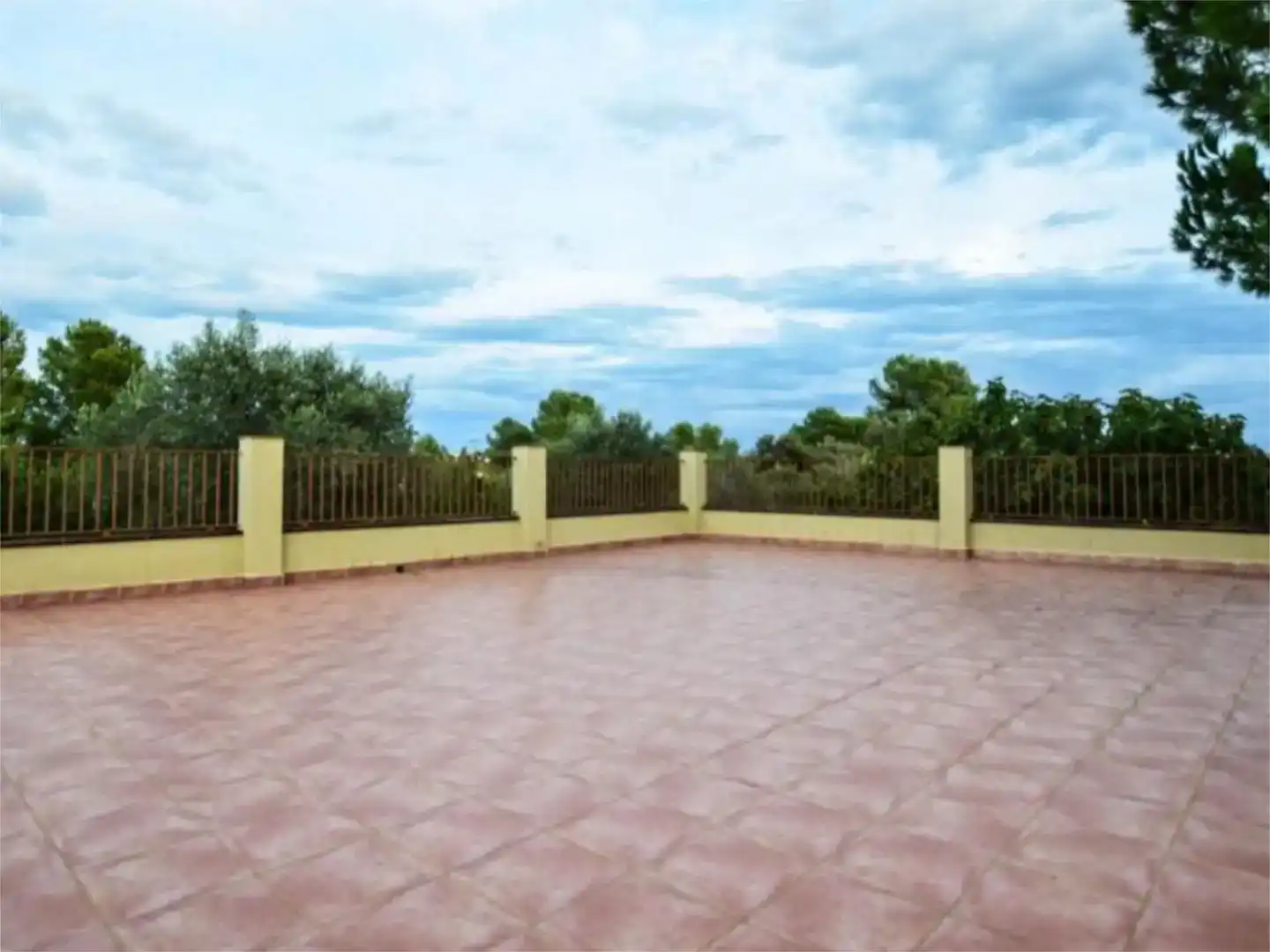 Terrassa de Finca rústica en venda en Santa Oliva amb Aire condicionat, Piscina i Balcó