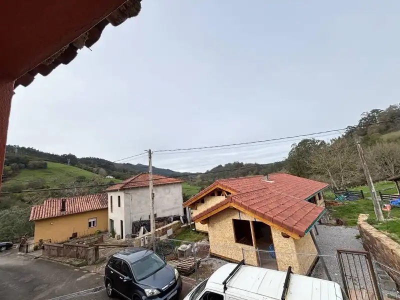 Vista exterior de Casa adosada en venta en Cartes con Jardín privado y Amueblado
