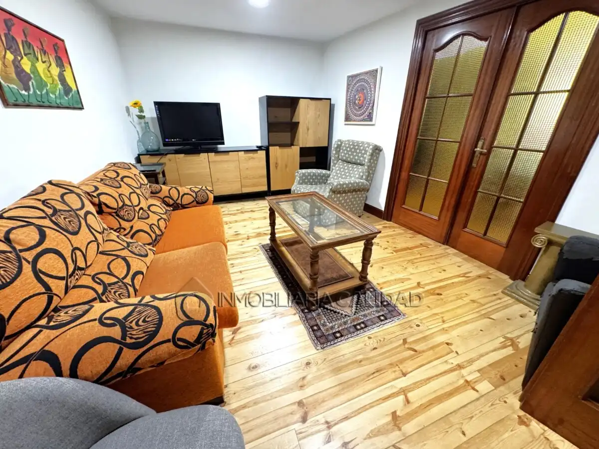 Living room of Flat for rent in Burgos  with Heating and Furnished