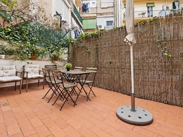 Erdgeschosswohnung mit Garten zum Verkauf in JAUME FABRA