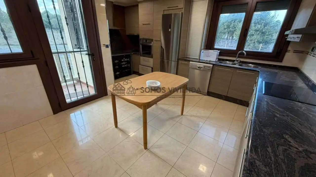 Kitchen of Houses for sale in San Cibrao das Viñas  with Heating, Private garden and Storage room