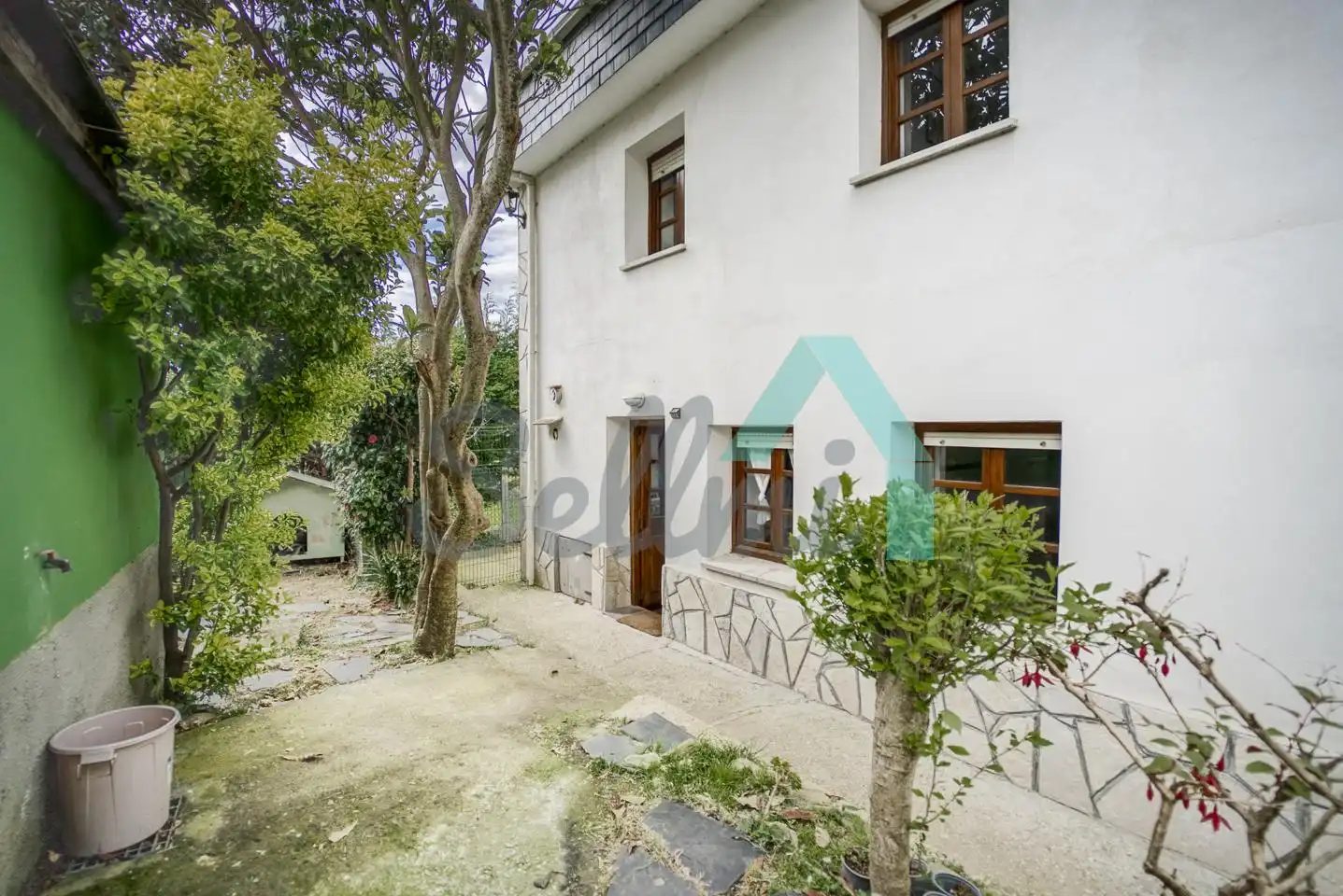 Vista exterior de Casa o chalet en venta en Castropol con Calefacción y Jardín privado