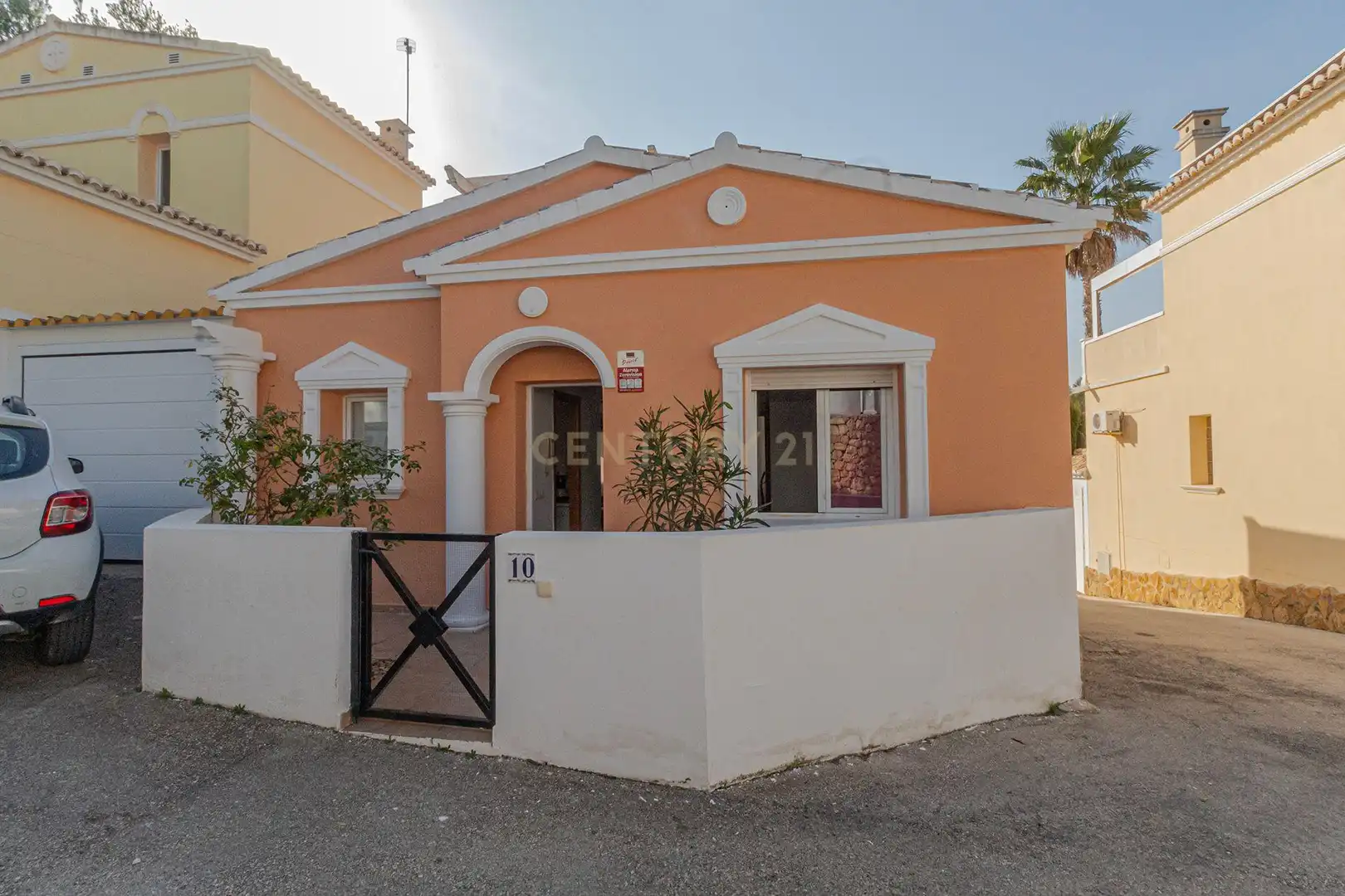 Bungalow with pool for sale in UR COMETA III 1(V) N2-2(V)CALP (ALICANTE) Urb Lilia Rosa, imagen 2