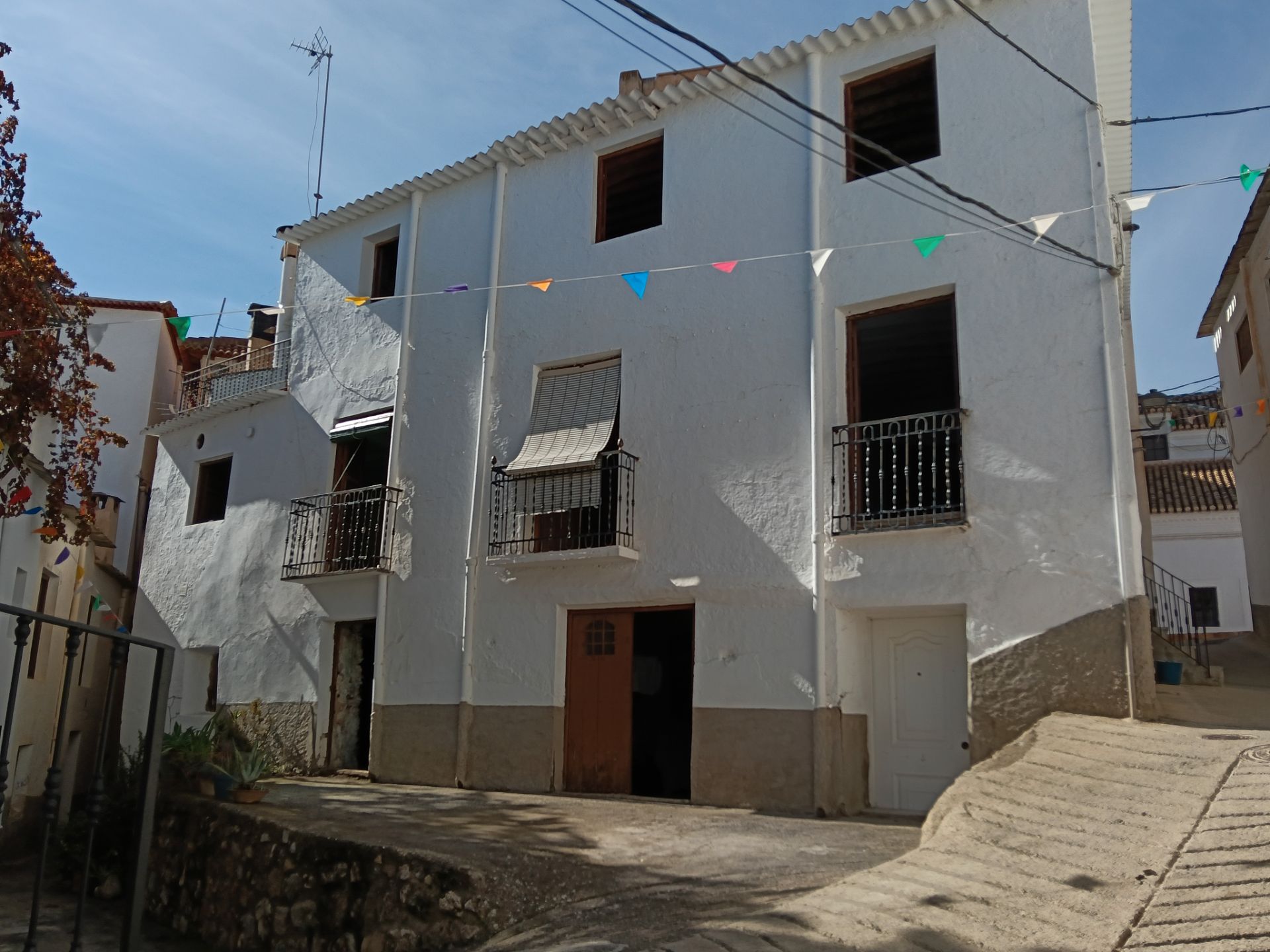 Vista exterior de Casa adosada en venta en Válor con Terraza, Trastero y Horno