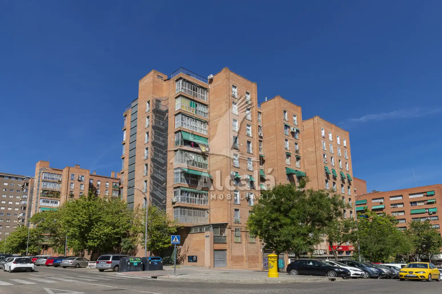 Vista exterior de Piso en venta en Madrid con Calefacción y Terraza
