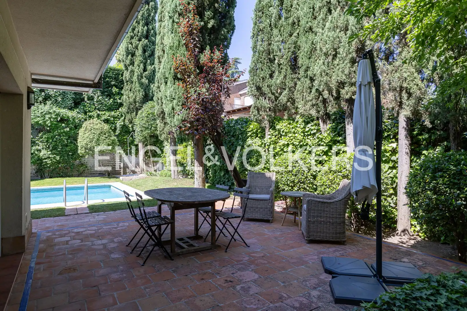 Terrassa de Casa o xalet en venda en Majadahonda amb Aire condicionat, Calefacció i Jardí privat