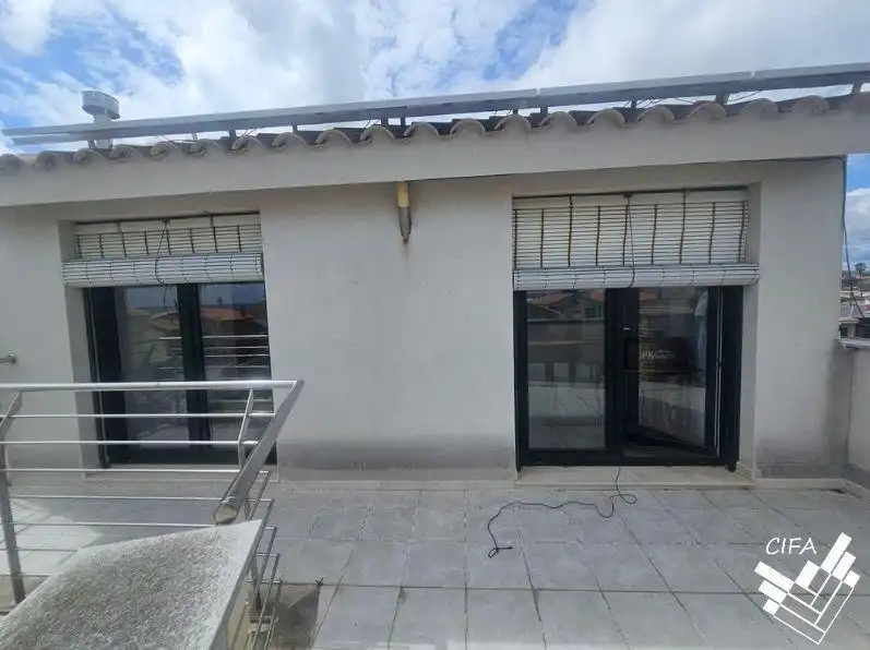 Vista exterior de Casa o xalet en venda en Vinaròs amb Aire condicionat, Jardí privat i Terrassa