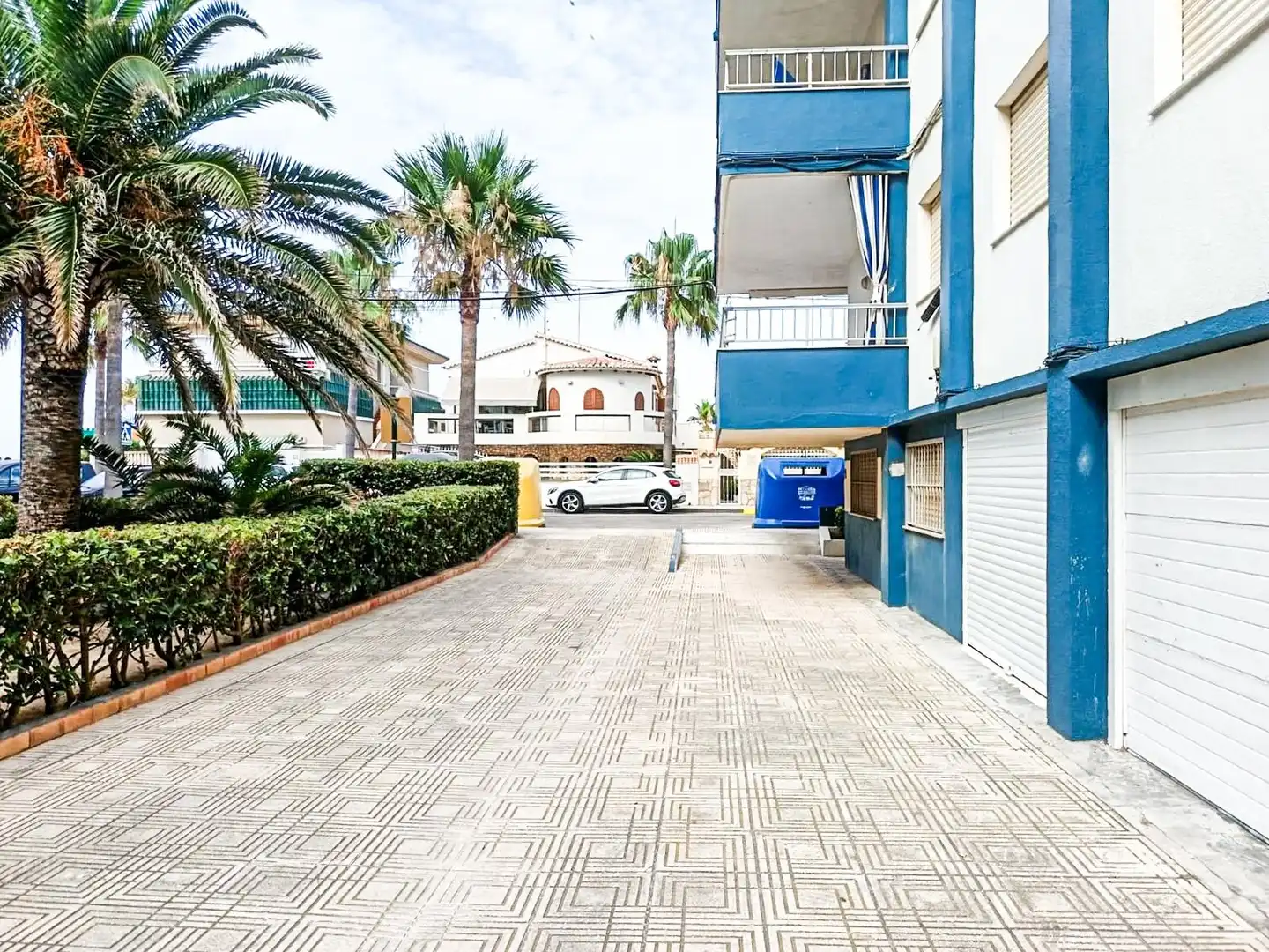 Vista exterior de Apartament en venda en Miramar amb Terrassa, Moblat i Piscina comunitària